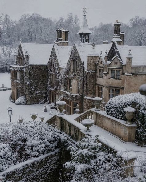 dark academia / dark academia aesthetic / dark academia winter / academia aesthetic / light academia / winter / castle / mansion Manor Aesthetic, Academia House, The Hunting Party, Mansion Aesthetic, Castle Combe, Castle Aesthetic, Dark Academia Aesthetic, Light Academia, Academia Aesthetic