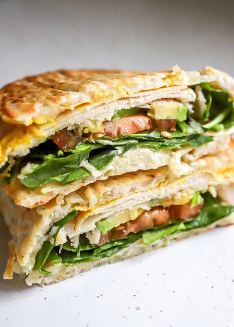 Close up view of easy cottage cheese flatbread made into a sandwich. Cottage Cheese Bread Recipe, Cheese Flatbread Recipes, Easy Protein Meals, Easy Flatbread, Cheese Bread Recipe, Cheese Flatbread, Easy Protein, Protein Recipe, Flatbread Recipe