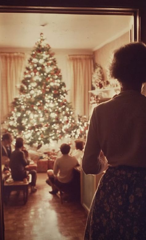 1940s Christmas Aesthetic, Christmas Miracle, 1950s Christmas, Christmas Family Photos, Christmas Minis, Christmas Aesthetic, Retro Christmas, Meghan Markle, Christmas Photos