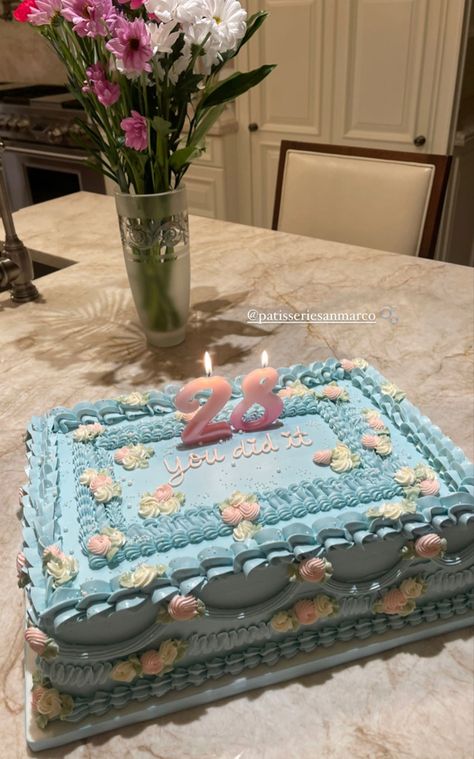 Fondant Sheet Cake Ideas, Decorated Rectangle Cake, Vintage Cake Rectangle, Cute Rectangle Cake Ideas, Vintage Sheet Cake Design, Aesthetic Rectangle Cake, 18th Birthday Cake Square, Cute Square Cake, Rectangle Cake Birthday