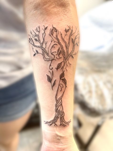 Tree With Deep Roots Tattoo, Lady Tree Tattoo, Tree Carving Tattoo, Tree Woman Tattoo, Flower With Roots Tattoo, Roots Tattoo Ideas, Dryad Tattoo, Tree Spirit Tattoo, Woman Tree Tattoo