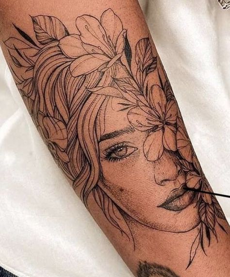 I like the idea of half face with flowers but I want a black woman. Half Face Half Flower Tattoo, Half Rose Tattoo, Rose Tattoo Simple, Half Flower Tattoo, Portrait Tattoo Sleeve, Face With Flowers, Marilyn Monroe Tattoo, Face Tattoos For Women, Arm Sleeve Tattoos For Women