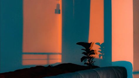 Monty Kaplan, Lay Chill Repeat, 2017. Lumiere Photo, Bühnen Design, Fotografi Editorial, Orange Aesthetic, Aesthetic Blue, Cinematic Photography, Foto Inspiration, Photography Inspo, Blue Aesthetic