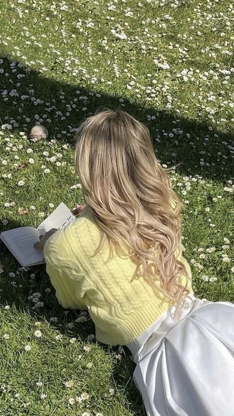 Elyse Core, Spring Girl, Cottage Core Aesthetic, Spring Aesthetic, Spring Vibes, Spring 2024, Blonde Girl, Summer Aesthetic, Aesthetic Girl