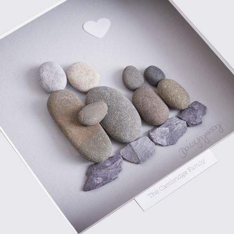 Diy Father's Day Gifts From Baby, Family Artwork, Stone Pictures Pebble Art, Box Frame Art, Pebble Art Family, Wedding Gifts For Bride And Groom, Pebble Pictures, Diy Father's Day Gifts, Stone Pictures