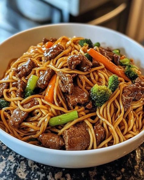 Lo Mien, Health Chicken Recipes, Beef Lo Mein Recipe, Beef Lo Mein, Lo Mein Recipe, Lo Mein Recipes, Recipes Beef, Beet Recipes, Beef Sirloin