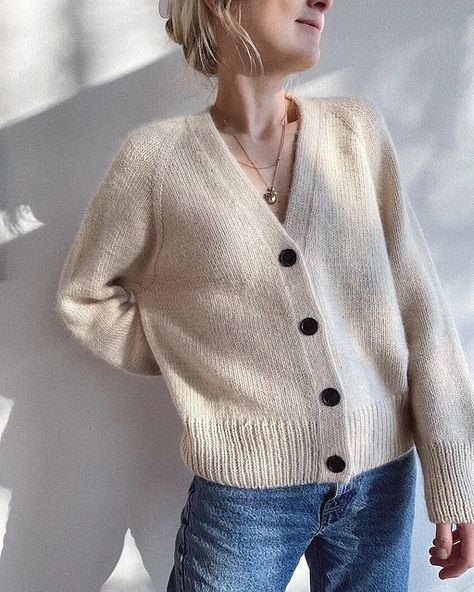 TOP 20 minimalist sweater patterns - Knitionary Oversize Pullover, Pattern Store, Cardigan Pattern, Stockinette Stitch, V Neck Cardigan, 가을 패션, Baby Alpaca, Sewing A Button, Sweater Pattern