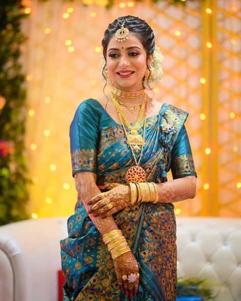 Wedding Looks Indian Sister, Sadar Mekhela, Motion Banner, Tamil Makeup, Royal Saree, Bride Images, Rice Ceremony, Bridal Lookbook, Indian American Weddings