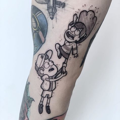 Leonardo Escalona on Instagram: “Mabel & Dipper . . . . . . . . . . #gravityfalls #cartoontattoo #sketchtattoos #thedarkestwork #gravityfallstattoo #onlyblackart #blxckink…” Dipper Gravity Falls, Dipper E Mabel, Pine Tattoo, Indie Tattoo, Tattoos Quotes, Autumn Tattoo, Sibling Tattoos, Chest Piece Tattoos, Hand Poked Tattoo