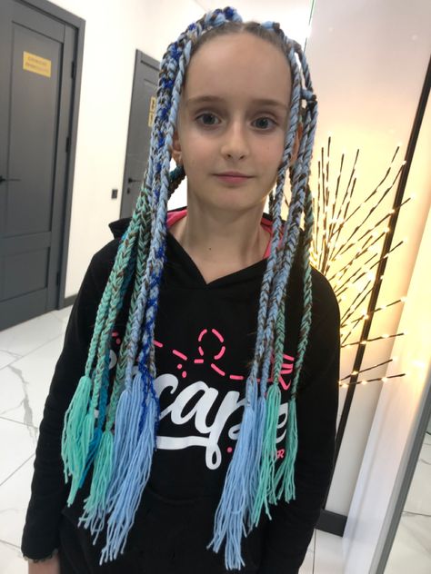 Cool Up Hairstyles, Bad Hair Styles, Hairstyles For Money Pieces, Cute Hair Styles For Picture Day Easy, Bad Hairstyles Funny, Funky Braided Hairstyles, Cute Hairstyles For Dolls, Y2k Hairstyles For Braids, Crazy Black Hairstyles