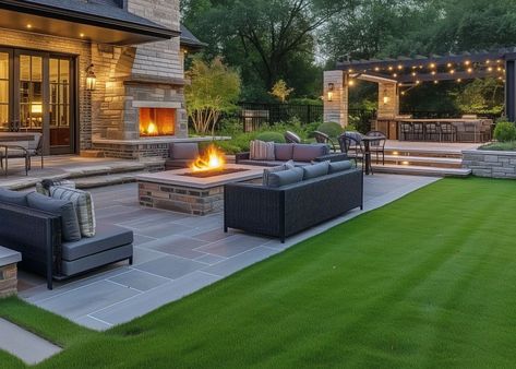 Outdoor Entertainment Spaces: Bringing Fun to Your Backyard Large Backyard Design Layout, Huge Backyard Ideas, Rectangle Backyard Ideas, Mid Century Modern Landscaping, Relaxation Ideas, Yard Drain, Yard Bar, Commercial Landscape Design, Large Backyard Landscaping