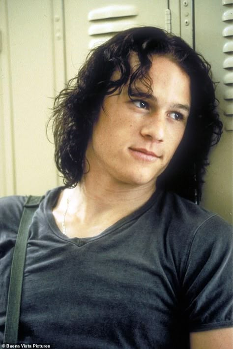 Heath Ledger was 'an epic part' of 10 Things I Hate About You as cast celebrates 20-year anniversary Nick Drake, 10 Things I Hate About You, Pahlawan Marvel, Teen Movies, Heath Ledger, Gary Oldman, Best Supporting Actor, Hot Actors, Long Curly Hair