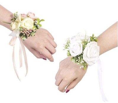 Corsages For Wedding, Diy Wrist Corsage, Wrist Corsage Bracelet, White Corsage, Prom Corsages, Diy Corsage, Wrist Corsages, Bridesmaid Corsage, Wrist Flowers