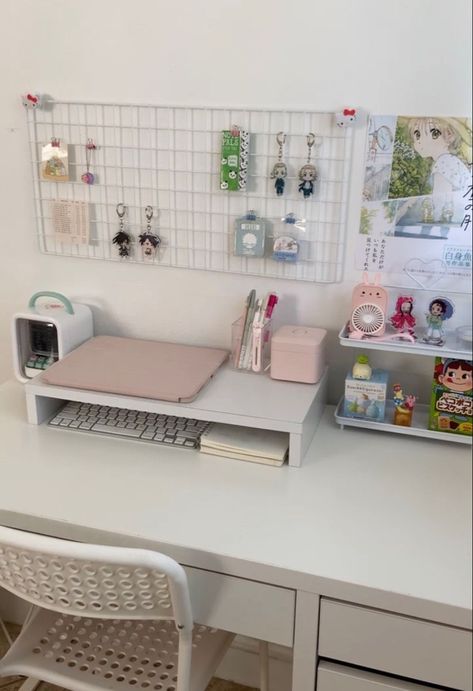 Desk Ideas For Small Spaces Aesthetic, Aesthetic Small Desk Setup, Ikea Small Desk Ideas, Small Bedroom Desk Setup, Ikea Desk Setup, Small Desk Setup, Hanging Craft Ideas, Study Desk Decor, Hanging Craft