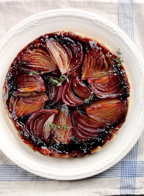 Onion Tart Tatin | Great British Food Awards Starters Recipes Christmas, Dinner Party Main Course, Christmas Starter, Swiss Christmas, Dinner Party Mains, Tart Tatin, Tarte Tatin Recipe, Fasting Food, Great British Food