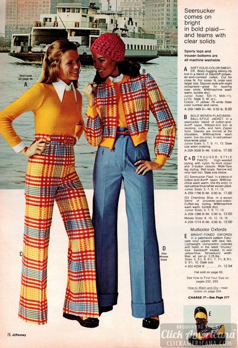 See some far out vintage '70s fashions for teen girls 70s Teenage Fashion, 70s Inspired Outfits, Look 80s, Decades Fashion, Mode Retro, 70s Vintage Fashion, 70s Clothing, 60s 70s Fashion, Fashion 70s