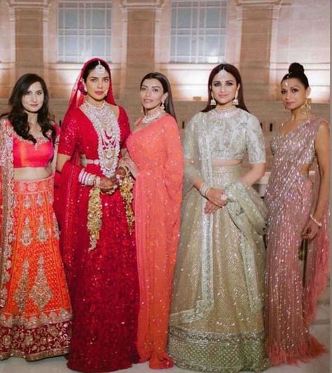 Dupatta Ideas, Priyanka Chopra Wedding, بريانكا شوبرا, Wedding Bridesmaids Dresses Blue, Pakistani Wedding Dress, Celebrity Wedding, Traditional Indian Outfits, Bollywood Wedding, Pakistani Bridal Dresses