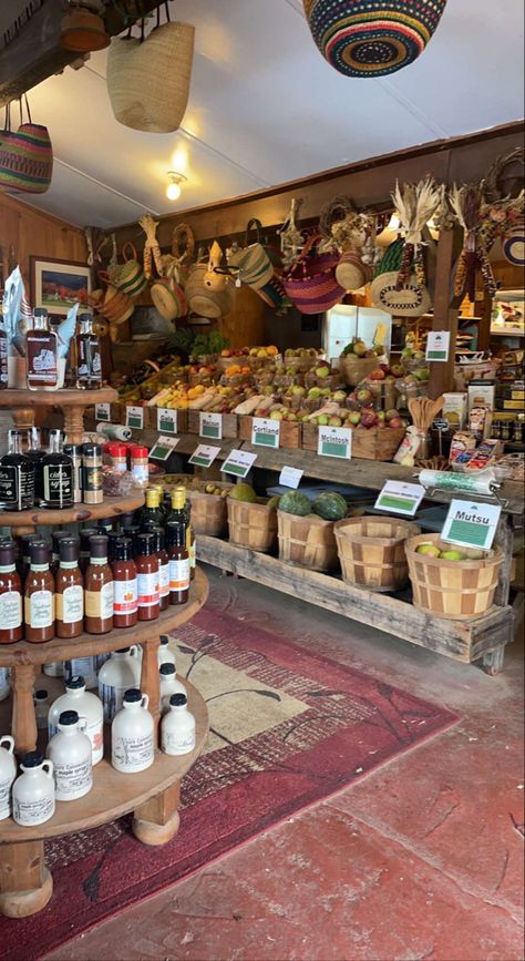 Farm Market Store, Farm Store Aesthetic, Farm Shop Aesthetic, Farm Stand Aesthetic, Homestead Farm Stand, Farm Stand Items To Sell, Fall Farm Stand, Farm Shop Interior, Roadside Stand Ideas