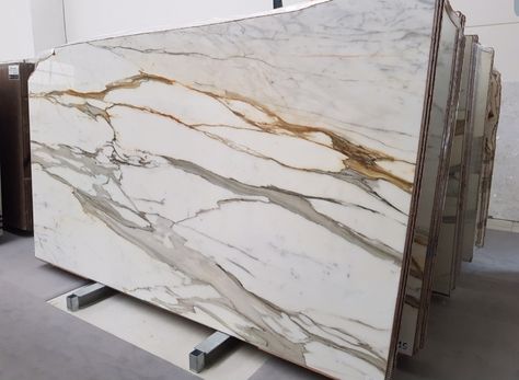 Kitchen Quartz, Calcutta Gold, Kitchen Countertop Organization, Calacatta Gold Marble, Quartz Kitchen, Calacatta Gold, Calacatta Marble, Kitchen Marble, Marble Slab