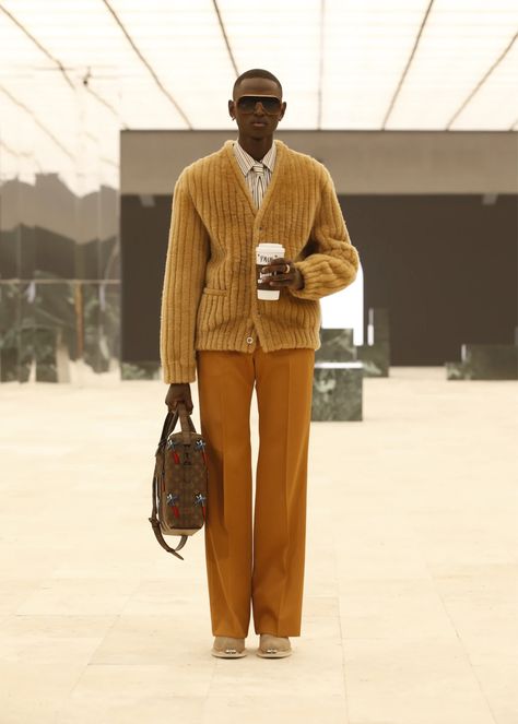 Louis Vuitton AW21 menswear collection review - i-D Virgil Abloh Louis Vuitton, Fall Tote, Looks Street Style, Menswear Fashion, Streetwear Men Outfits, Black Men Fashion, Louis Vuitton Men, Mens Fall, Menswear Collection