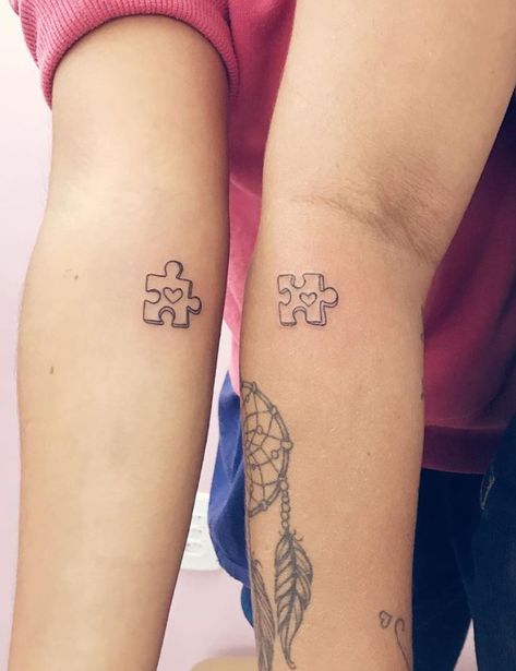 Tattoos Parejas, Jigsaw Tattoo, Matching Love Tattoos, Puzzle Piece Tattoo, Maching Tattoos, Puzzle Tattoos, Cute Matching Tattoos, Small Matching Tattoos, Matching Best Friend Tattoos