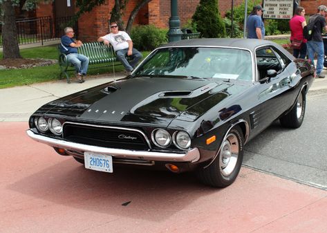 70s Challenger, 1973 Dodge Challenger, Doge Challenger, 70 Challenger, Dodge Challenger Black, Dodge Muscle Cars, Skyline R34, Custom Muscle Cars, Old School Cars