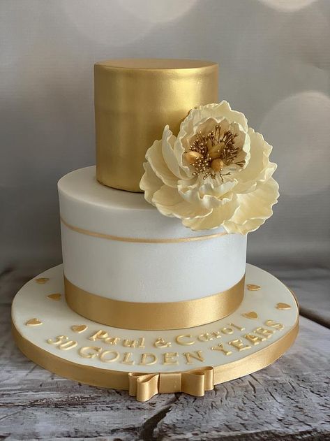 Golden wedding for DIL’s parents Golden Jubilee Anniversary Cake, Golden Wedding Cake Ideas, 50th Anniversary Cake Ideas For Parents, Anniversary Cakes For Parents, Golden Jubilee Cake, Golden Cake Design, White And Golden Cake, Golden Wedding Anniversary Ideas, Gold Anniversary Cake