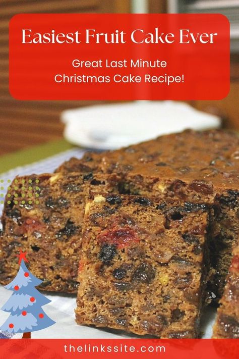 This fruit cake is super easy and so delicious. You would never believe it is made with only 3 ingredients! Holiday Cooking Thanksgiving, Christmas Cakesicles, Best Fruit Cake Recipe, Fruit Cake Recipe Easy, Fruit Cake Recipe Christmas, Cake Recipes Without Eggs, Fruit Cake Recipe, Christmas Cakes Easy, Dried Fruit Mix