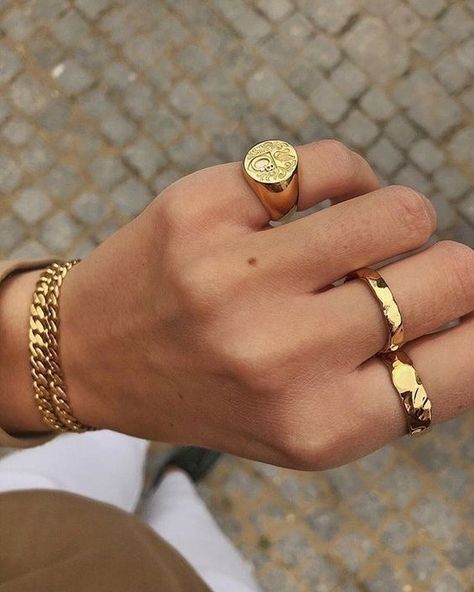 #gold #style #accessories Golden Rings Aesthetic, Golden Jewellery, Diy Jewelry To Sell, Diy Jewelry Rings, Golden Rings, Feminine Jewelry, Diy Jewelry Unique, Diy Jewelry Inspiration, Golden Jewelry