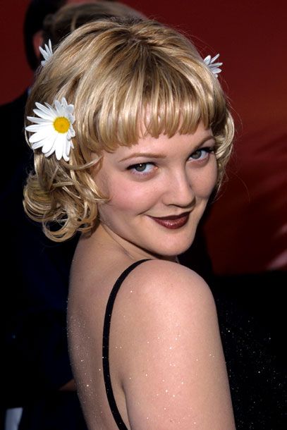 Vintage Oscars, Golvende Pony, Drew Barrymore Hair, Drew Barrymore 90s, Celebrity Bangs, Ashley Green, Soft Bangs, 00s Style, 00s Fashion