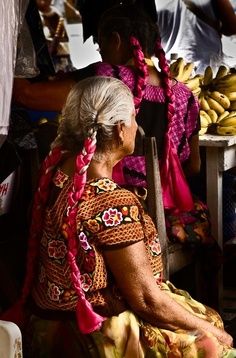 Art Chicano, Mexican People, Ribbon Braids, Traditional Hairstyle, Mexican Heritage, Mexico Culture, Mexican Women, Hispanic Heritage, We Are The World