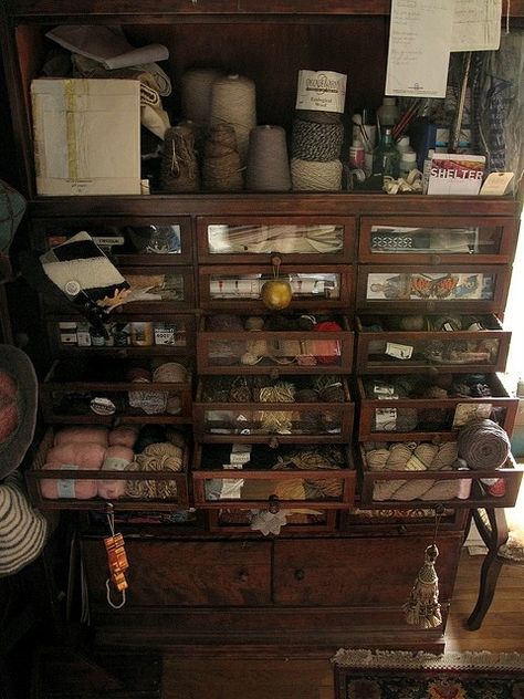 Haberdashery Cabinet, Vintage Craft Room, Casa Retro, Credenza Vintage, Yarn Storage, Sewing Space, Yarn Stash, My Sewing Room, Sewing Rooms