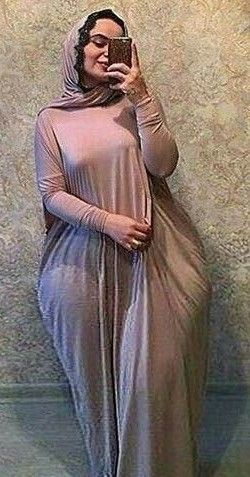 Hijab Look, Muslim Women Fashion, Muslim Women Hijab, Curvy Women Outfits, Beautiful Muslim Women, Arab Women, Curvy Women Jeans, Feeling Down, Curvy Girl Outfits