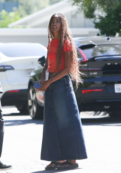 Malia Obama - Out in Los Angeles 09/07/2023, Malia Obama Style, Outfits, Clothes and Latest Photos. Malia Obama Street Style, Malia Obama Outfits, Malia Obama Style, Modest Boho Outfits, Modest Aesthetic Outfits, Los Angeles Street Style, Malia Obama, Modest Casual Outfits, Christy Turlington