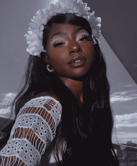 White Makeup On Dark Skin, Fairycore Makeup Black Women, Black Classy Makeup, White Under Eyeliner Black Women, Dreamy Makeup Aesthetic, Snow Bunny Makeup, White Prom Makeup, Snow Makeup Looks, Angelcore Makeup