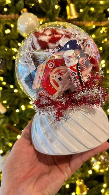 Snow Globe Teacher Gift, Daycare Holiday Gift Ideas, Snow Globe Gift Ideas, Christmas Gift Card Presentation Ideas, Prek Teacher Christmas Gift Ideas, Target Snow Globe Ideas, Diy Christmas Ornament Gifts, Christmas Class Gift Ideas, Hobby Lobby Crafts Diy Christmas