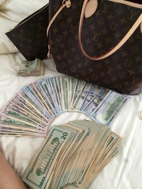 kjoe10:  ebenezerxscrooge:  luxury | Tumblr unter We Heart It.  #AlottaMotivation #GoodMorning Luxury Tumblr, Life Goals Future, Money On My Mind, Expensive Taste, Shirt Diy, Luxe Life, Money Goals, Rich Life, Money Cash