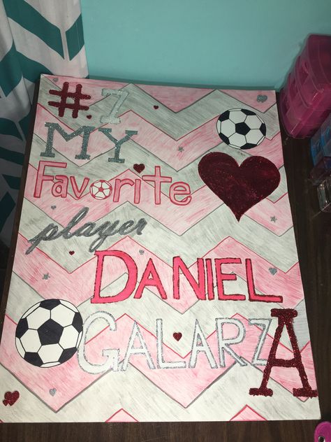 Boyfriend Basketball Poster, Football Related Gifts For Boyfriend, Cute Basketball Posters For Boyfriend, Poster Board Ideas For Boyfriend, Poster For Soccer Boyfriend, Football Posters High School Ideas Bf, Soccer Poster Ideas For Boyfriend, Soccer Basket Ideas Gift For Boyfriend, Cute Posters For Boyfriend