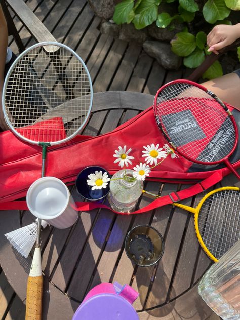 #aesthetic #fashion #sports #badminton #summer Badminton Asthetic Pics, Batminton Girl Aesthetic, Badminton Racket Aesthetic, Playing Badminton Aesthetic, Badminton Girl Aesthetic, Badminton Outfit Women, Badminton Girl, Shuttle Badminton, Badminton Aesthetic