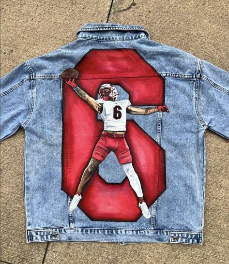 Hand-painted, custom jean jackets available. I have painted hundreds of custom jean jackets and would love to create a custom piece for you. Please see the photos (or my Instagram @creationsbynataliee) for some of my work. NOTE that your jacket does not have to be a professional athlete, I can make a jacket for anyone, I just require a clear reference photo to work from. Jackets provided by me: Once you purchase this option, I will message you to get color, fit, size, and wash. I will then order a jacket that fits your vision. (I do not take specific brand requests for jackets)  You provide the jacket: Some people prefer to provide the jacket themselves. Once you purchase, I will send you my business address and you will be responsible for sending me a jacket. If you have questions, please Sports Jean Jacket, Astros Jean Jacket, Painted Football Jean Jacket, Football Denim Jacket, Spray Paint Jacket, Jean Jacket Custom, Diy Jean Jacket Ideas Paint, Custom Painted Jacket, Football Jean Jacket Girlfriend