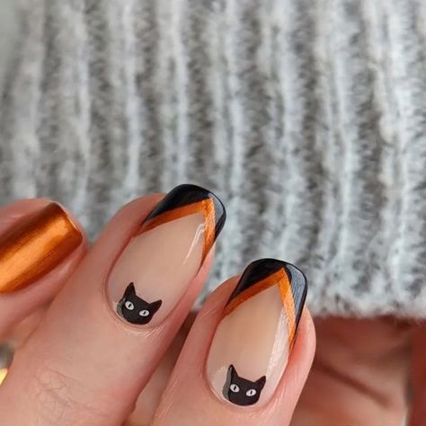 Fun Nail Ideas For Fall, Different Shades Of Black Nails, Halloween Nails With Stickers, Halloween Cat Nails Designs, Black Cat Halloween Nails, Black Cat Nails Design, Halloween Cat Nail, Halloween Nails Cat, Cat Halloween Nails