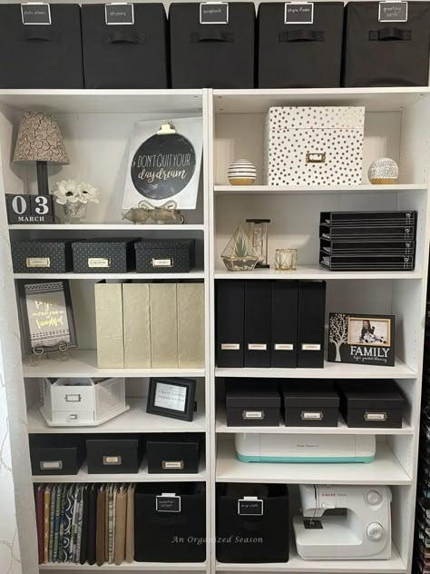 Home Office Bookshelf Organization, Organize Office Shelves, Office Room Shelves, Office Cubby Organization, Office Clutter Organization, Office Bookshelf Organization Ideas, Office Room Organization, Shelf Organization Ideas Office, Bookshelf Organizing Ideas