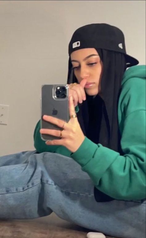 Cap Outfits For Women Hijab, Hijab With Cap, Hijab Cap, Estilo Cholo, Hijabi Fits, Pretty Quinceanera Dresses, Swag Girl Style, Street Fashion Men Streetwear, Tomboy Style Outfits