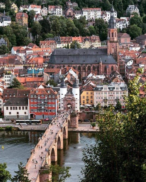 Germany Photos, Heidelberg Germany, German Architecture, Visit Germany, Germany Travel, Historic Buildings, Travel Life, Amazing Nature, Great Photos