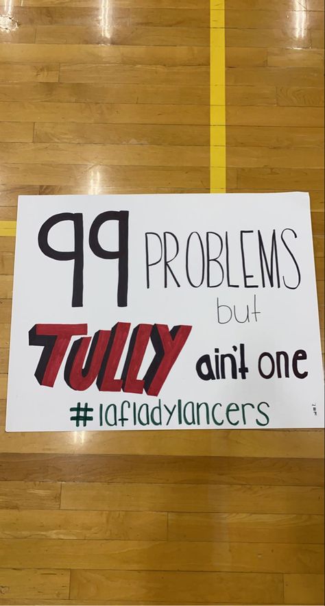 School Spirit Board Ideas, Funny Sports Posters Signs, Cute Football Signs For Games, Homecoming Poster Ideas Football School Spirit, Homemade Basketball Posters, Funny Basketball Posters High Schools, Sports Cheering Posters, Highschool Basketball Posters, Basketball Game Posters High Schools