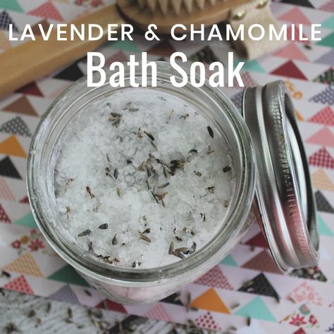 Are you in need of a relaxing soak in the tub? It takes only a few minutes to whip up this all-natural Homemade Lavender and Chamomile Bath Soak, so go ahead and unwind by drawing a warm bath then sprinkling in this homemade epsom salt soak recipe. Then lay back and relax. #homemadebathsoakrecipes #homemadebathsoaksimple #homemadebathsoaksdiy #homemadeepsomsaltsoak Homemade Epsom Salt, Diy Bath Soak, Bath Soak Recipe, Bath Salts Recipe, Oatmeal Bath, Epson Salt, Bath Salts Diy, Epsom Salt Bath, Lavender And Chamomile