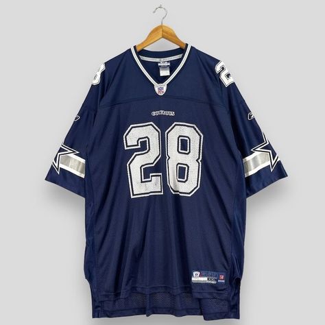 Vintage Nfl Jersey, Vintage Jersey Football, American Football Jersey Outfit, Vintage Jersey Outfit, Oversized Jersey Outfit, Nfl Jersey Outfit, Jersey Outfit Men, American Outfits, Blue Football Jersey