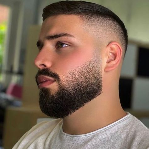 Beard Neckline 17 Ideas: Achieving a Clean and Well-Defined Look - mens-club.online Beard Neckline, Faded Beard Styles, Hairstyles For Teenage Guys, Haircuts For Balding Men, Short Hair With Beard, Beard And Mustache Styles, Beard Shapes, Beard Styles Short