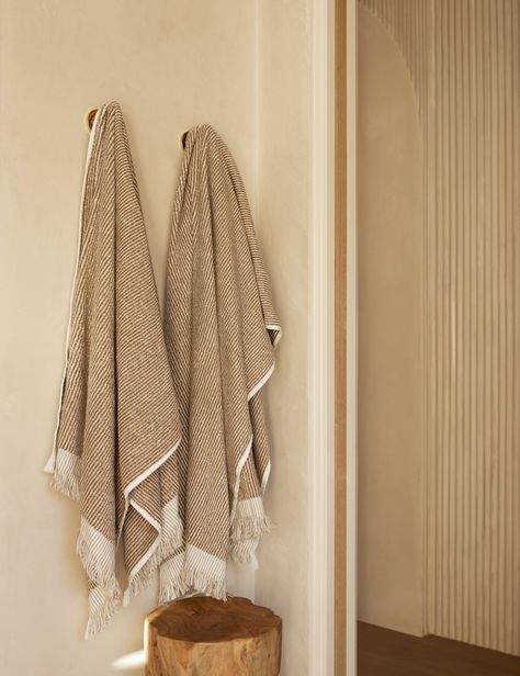 Elegance comes naturally to our Lupita bath collection. A striped design and thick fringe offer timeless appeal with organic cotton fibers that make this bath sheet feel as good as it looks. Peru House, Thick Fringe, Large Bath Towels, Burled Wood Furniture, Brown Towel, Best Bath Towels, Bathroom Hand Towel, Bath Collection, Bright Living Room