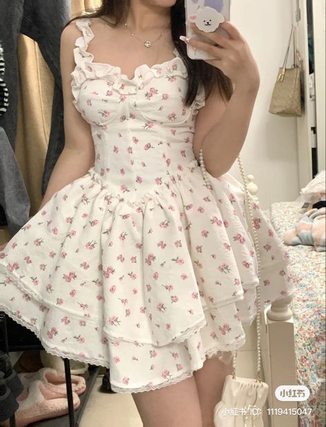 Pretty Dress Casual, Pink Soft Dress, Flower Pattern Clothes, Coquette Dresses Aesthetic, Fairy Coquette Outfits, Croquette Dress, Vestido Blanco Aesthetic, Coquette Dress Outfit, Vestidos Coquette